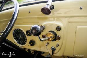 Image 14/47 of Peugeot 402 Eclipse (1935)