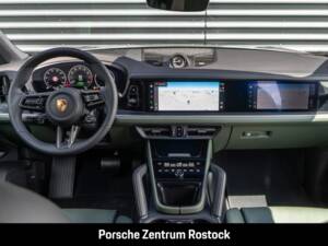 Imagen 10/38 de Porsche Cayenne Coupé E-Hybrid (2026)