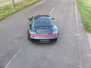 Bild 27/73 von Porsche 911 Carrera 4S (2004)