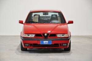 Imagen 2/30 de Alfa Romeo 155  2.0 Q4 4x4 (1992)