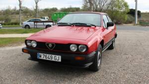 Image 3/8 of Alfa Romeo GTV 2.0 (1985)