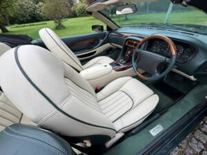 Image 35/44 of Aston Martin DB 7 Volante (1998)