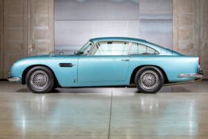 Image 8/22 of Aston Martin DB 5 (1964)