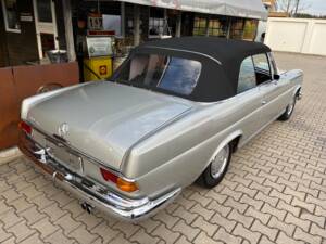 Image 42/60 of Mercedes-Benz 280 SE (1969)