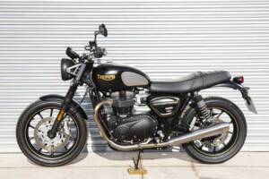 Immagine 2/42 di Triumph Street Twin Bonneville (2021)
