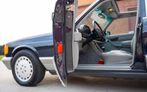 Image 66/72 de Mercedes-Benz 500 SEL (1984)