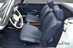 Image 12/50 of Mercedes-Benz 250 SL (1966)