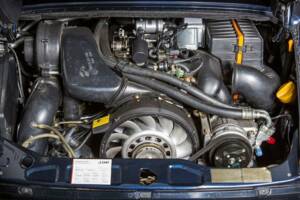 Bild 30/31 von Porsche 911 Carrera 2 (1992)