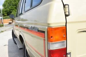 Image 6/24 of Toyota Land Cruiser FJ 60 (1984)