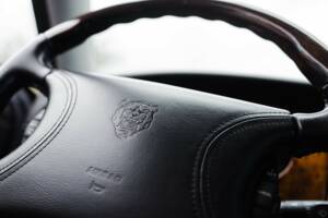 Immagine 12/28 di Jaguar XK8 4.0 (1999)