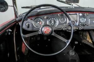 Image 8/50 of MG MGA 1600 (1900)