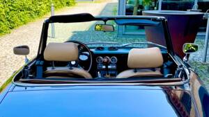 Bild 10/16 von Alfa Romeo 2000 Spider Veloce (1981)