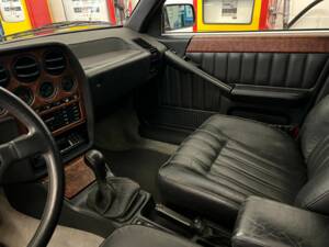 Bild 10/16 von Lancia Thema 8.32 (1988)