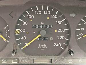 Afbeelding 22/40 van Mercedes-Benz E 200 (1996)