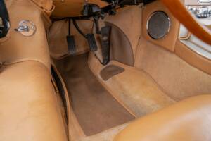 Immagine 32/38 di Jaguar E-Type 3.8 (1962)