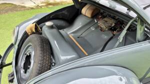 Image 40/52 of Volkswagen Beetle 1200 Standard "Oval" (1957)