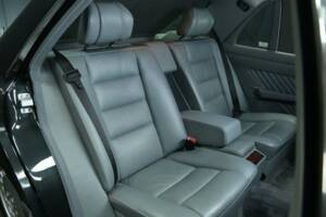 Image 23/30 of Mercedes-Benz 560 SEL (1989)