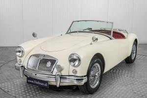 Image 19/50 of MG MGA 1500 (1958)