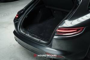 Image 13/24 of Porsche Panamera Turbo (2018)