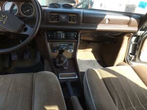 Image 31/49 of Peugeot 504 Coupé (1981)