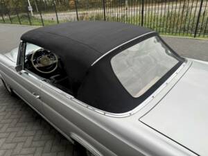 Bild 24/35 von Mercedes-Benz 280 SE (1970)