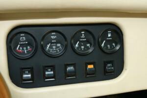 Image 17/50 of Morgan Plus 8 Inj. (1987)