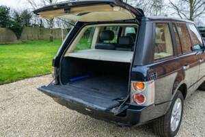 Immagine 43/50 di Land Rover Range Rover Vogue V8 (2002)