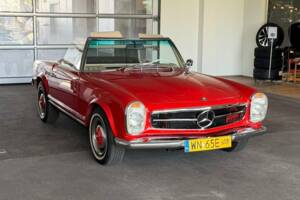 Image 1/8 de Mercedes-Benz 250 SL (1967)
