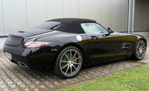 Image 11/28 of Mercedes-Benz SLS AMG Roadster (2012)