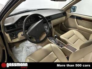 Image 8/15 de Mercedes-Benz E 320 (1995)
