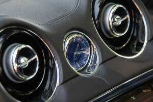 Immagine 21/37 di Jaguar XJ 5.0 (2011)