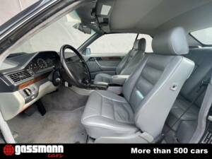 Bild 9/15 von Mercedes-Benz E 320 (1993)