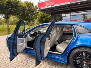 Bild 12/27 von Porsche Panamera Turbo Sport Turismo (2019)