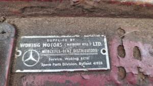 Image 11/31 of Mercedes-Benz 230 S Universal (1966)