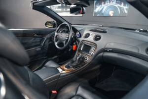 Image 27/31 of Mercedes-Benz SL 55 AMG (2003)
