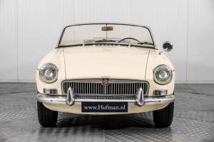 Image 16/50 of MG MGB (1964)