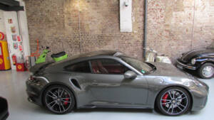 Image 3/20 of Porsche 911 Turbo (2022)