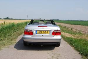 Image 15/46 of Mercedes-Benz CLK 200 (1999)