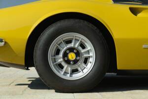 Image 18/50 of Ferrari Dino 246 GT (1971)