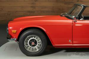 Image 7/8 of Triumph TR 6 (1972)