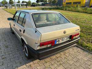 Bild 3/8 von Alfa Romeo 33 - 1.3 S (1987)