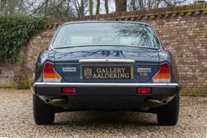 Image 6/50 of Jaguar XJ 12 (1987)