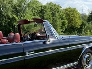 Bild 34/73 von Mercedes-Benz 280 SE 3,5 (1970)