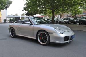 Bild 2/17 von Porsche 911 Carrera 4 (2004)