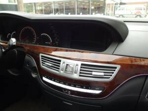 Image 56/99 of Mercedes-Benz S 65 AMG L (2006)