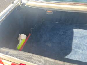 Image 38/77 of Mercedes-Benz 380 SEC (1982)