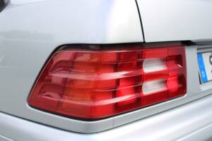 Image 16/50 of Mercedes-Benz SL 320 (2001)