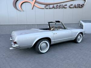 Image 9/36 of Mercedes-Benz 230 SL (1965)