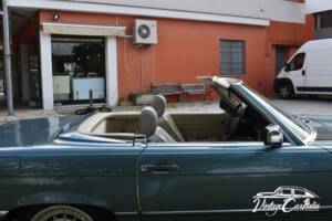 Image 66/75 de Mercedes-Benz 560 SL (1986)