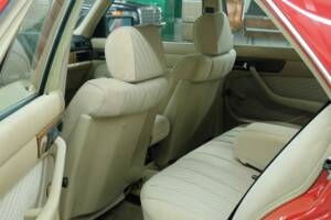 Bild 39/50 von Mercedes-Benz 260 SE (1986)